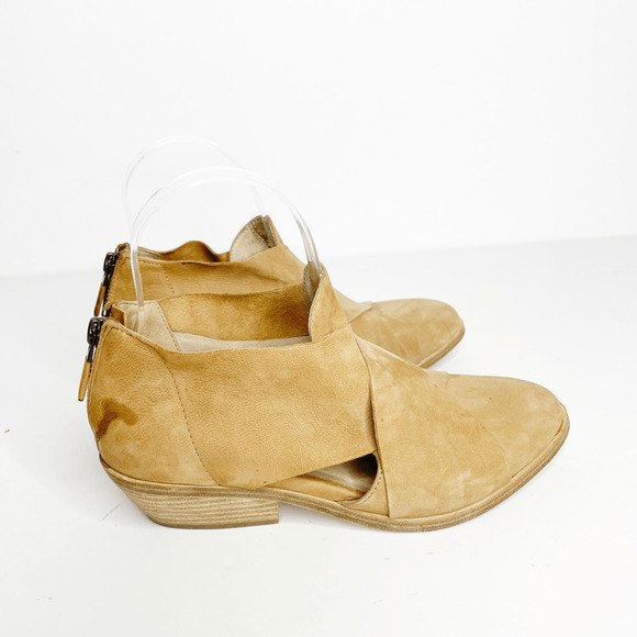 Eileen Fisher Cluster Cut Out Bootie Earth Tan Leather Crisscross Ankle Womens 6 - Picture 2 of 7